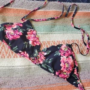 XHilaRation Floral Bikini Top